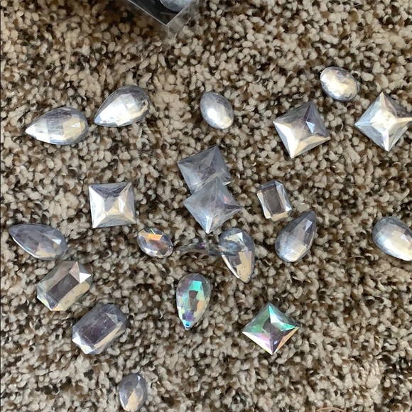 FREE WITH PURCHASE - Craft Acrylic Jewels - Picture 2 of 3